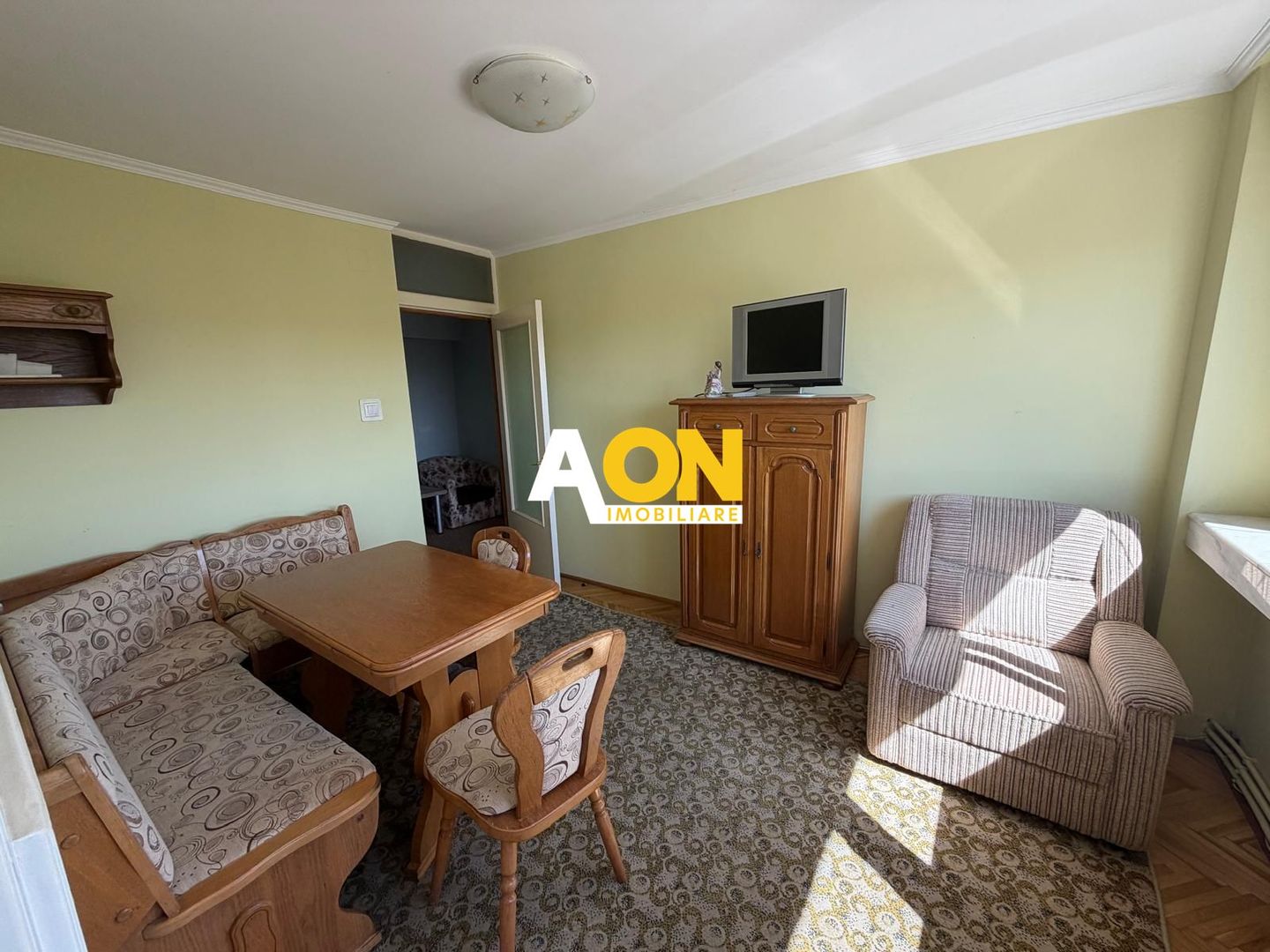 Apartament 4 Camere | Decomandat | Etaj  |  Cetate - Poză 2