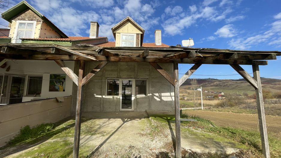 Casă semifinisată în Poienița - Poză 2