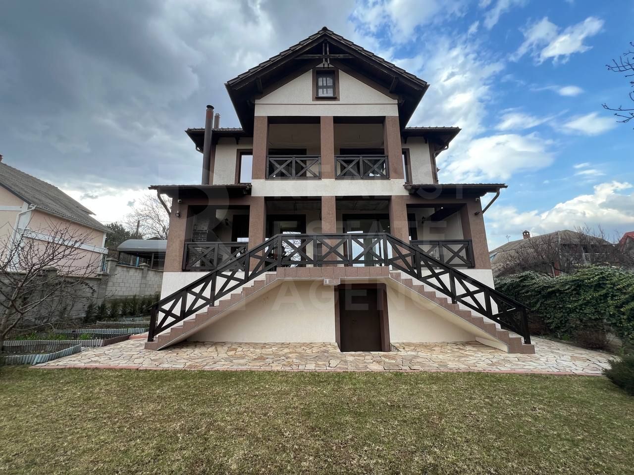 Vânzare, casă, 3 nivele, Tohatin, Chișinău - Poză 1