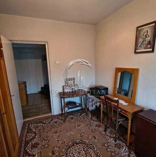 Apartament cu 3 camere ~ zona Pod/Rm. Sarat ~ etaj 2din4 - Poză 5