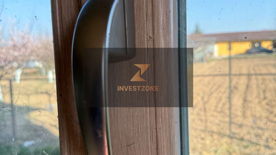 Casă spațioasă cu teren 806 mp - Poză 14