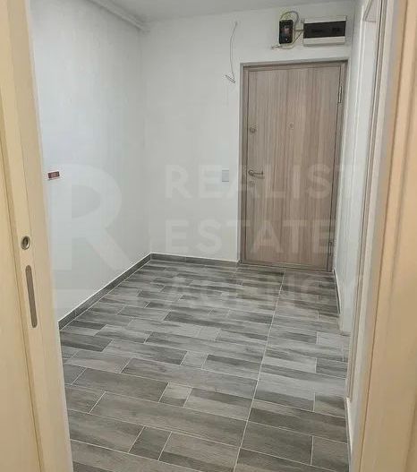 Vânzare, garsonieră renovată, Str. Lăcrămioarei - Poză 1