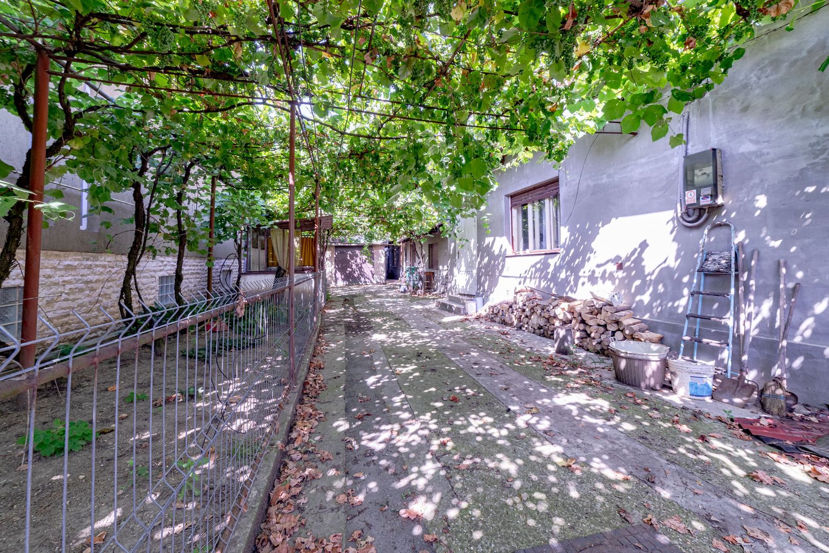 Casă cu teren generos în Aradul Nou - Poză 4