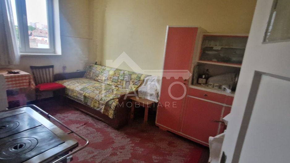 Vând apartament cu o camera in zona semicentrala a orasului - Poză 11