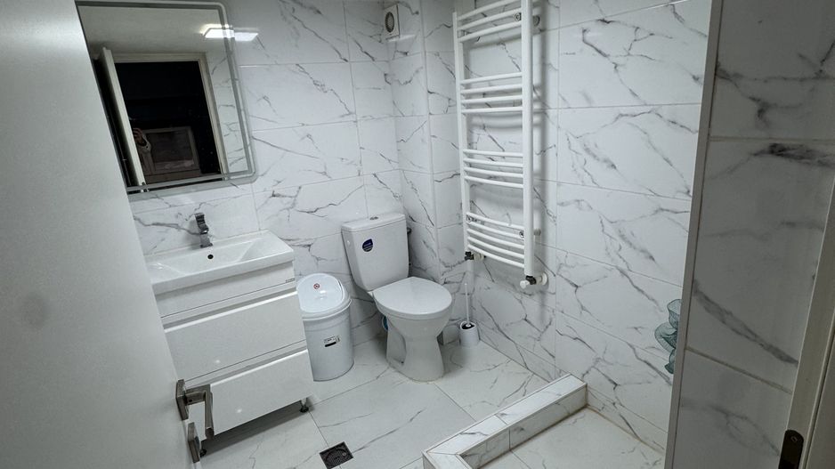 Spațiu comercial complet echipat - Poză 17
