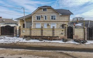 Vânzare, casă, 3 nivele strada Livezilor, Cricova. - Poză 1