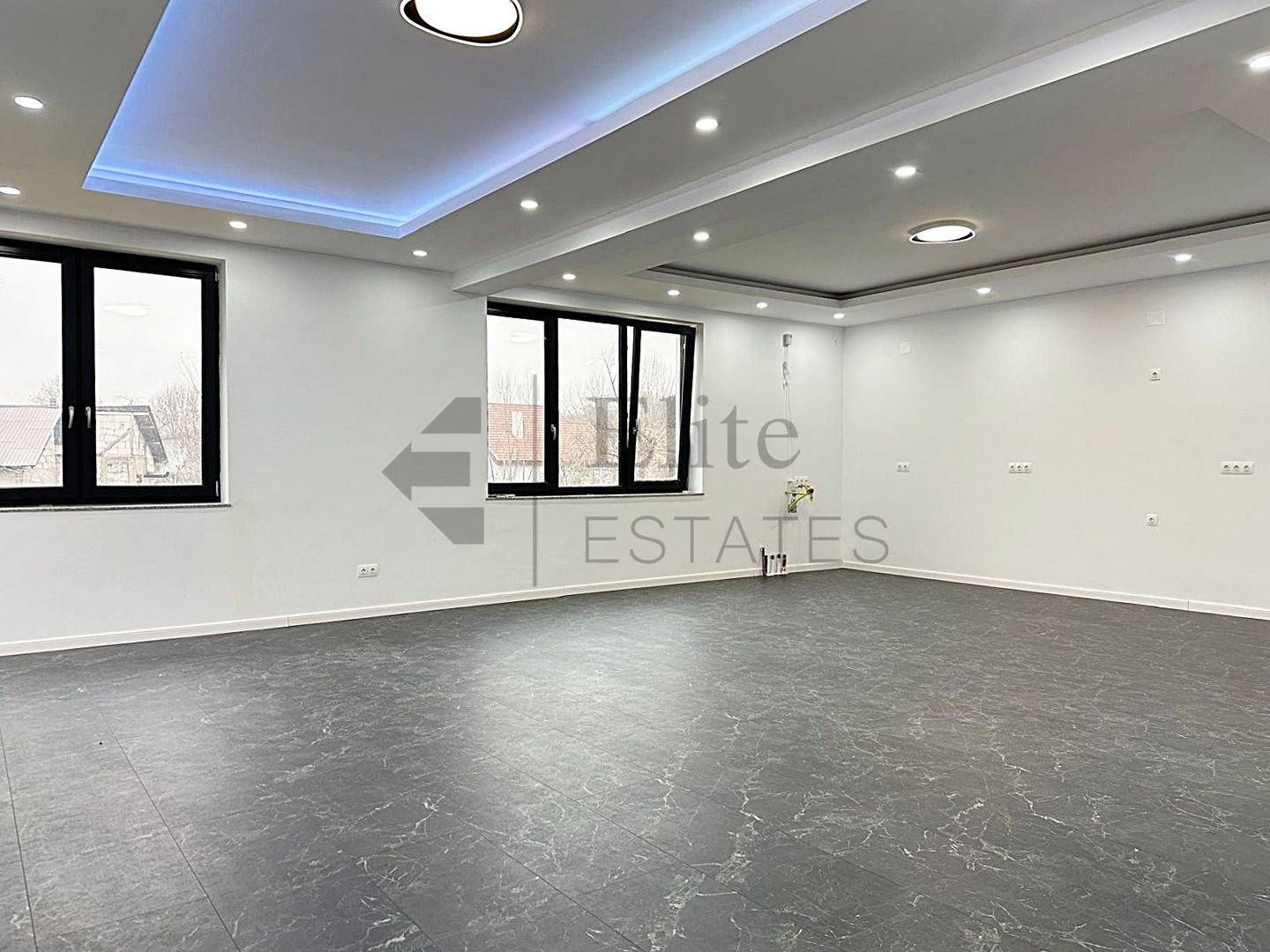 Casa cu teren 830 mp in zona Dealuri Oradea - Poză 1