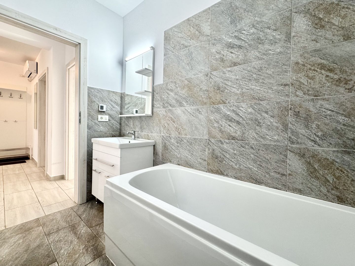 Confort și liniște: 3 camere cu curte – Lipovei - Poză 29