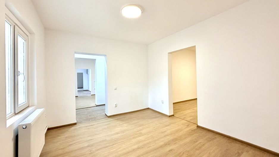 Spațiu comercial de închiriat – artera principală în nordul orașului. - Poză 7