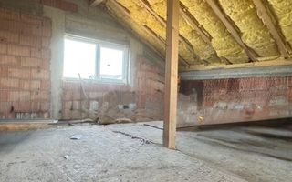Duplex la roșu 3 camere-Moșnița Veche - Poză 3