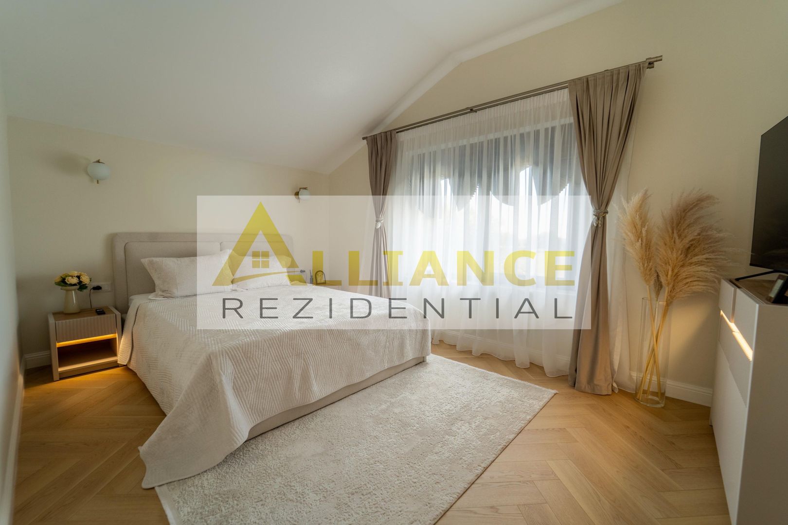 CASA INDIVIDUALA IN BERCENI 120 MP TEREN 370 MPFINISATA, MOBILAT - Poză 13