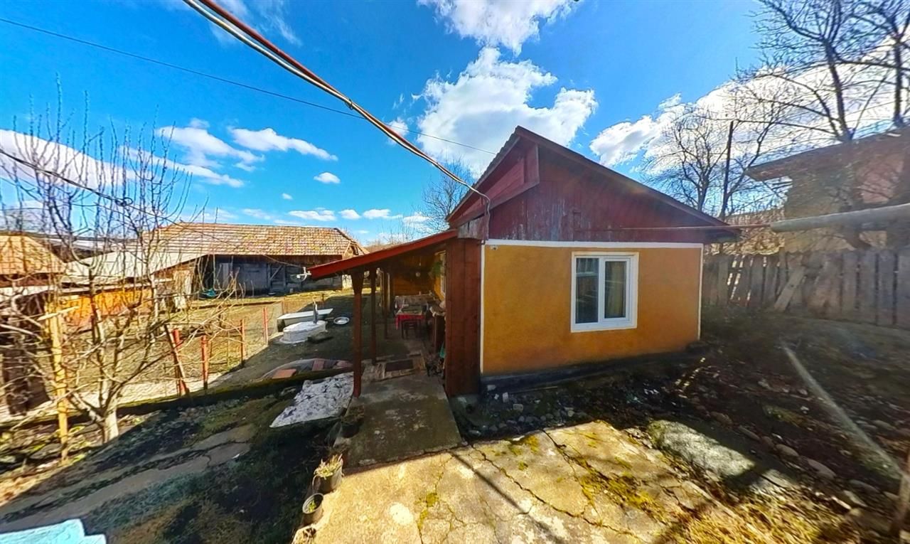 Casa traditionala+ domeniu de 2.900 mp,livada, anexe:refugiu apreciabil Craiesti - Poză 8