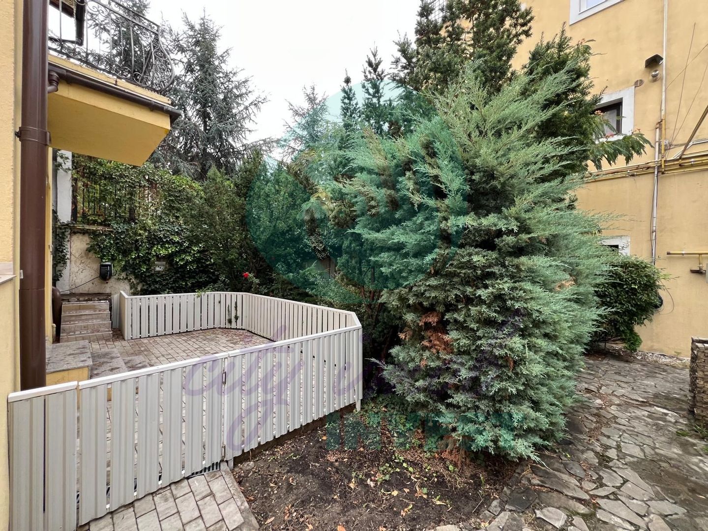 Apartament cochet cu gradină proprie – ultracentral, Piața Unirii - Poză 2