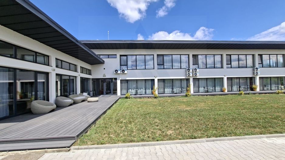Pensiune 600 mp an 2023 si casa 130 mp teren 4600 mp zona V. Avrigului - Poză 9