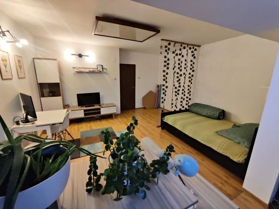 Intrare Racadau, garsonieră mobilată si utilată - Poză 3