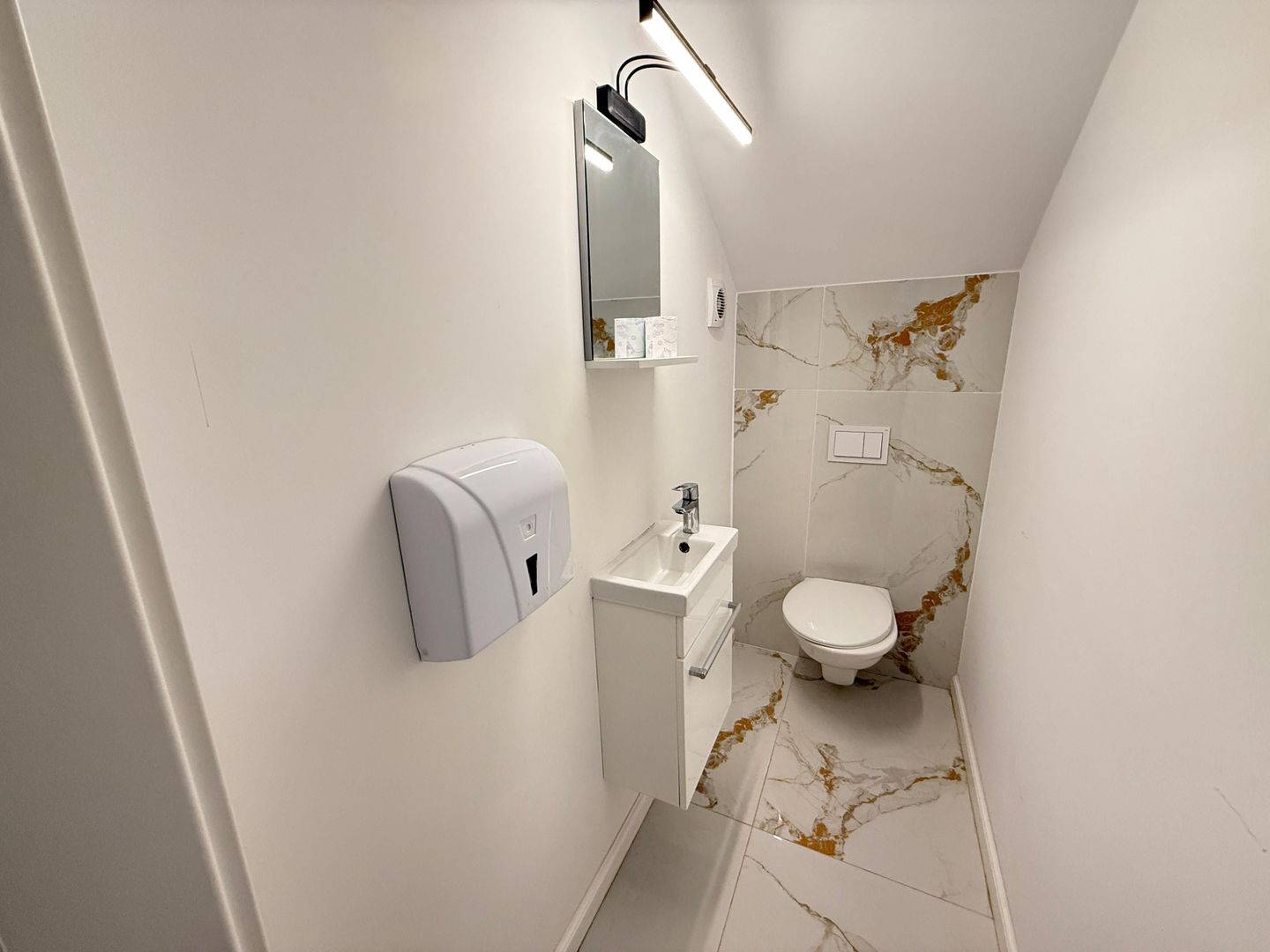 Vila Indivduala Aerocity Tunari - Poză 7