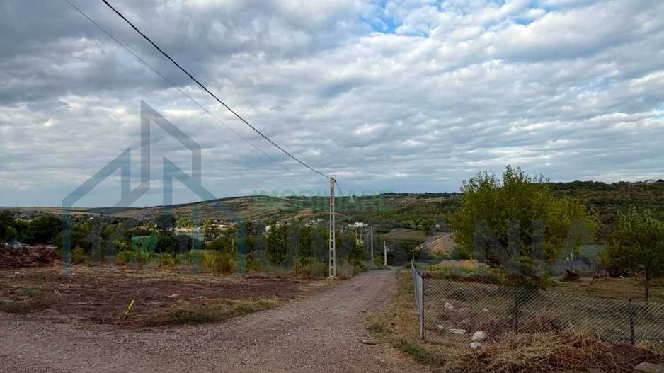 Teren intravilan de vanzare in Sorogari, comuna Aroneanu - 882 mp - Poză 2