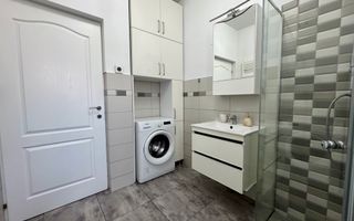 De inchiriat Apartament modern 3 camere cu curte privată şi parcare - Poză 3