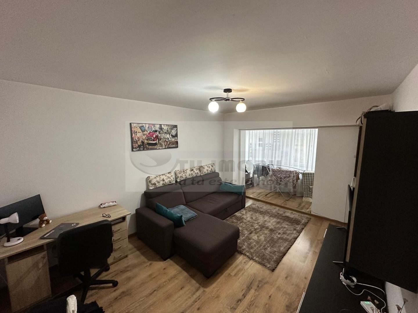 Apartament cu 2 camere, decomandat, 70 mp , etaj 1, zona Podu de Fier - Poză 2