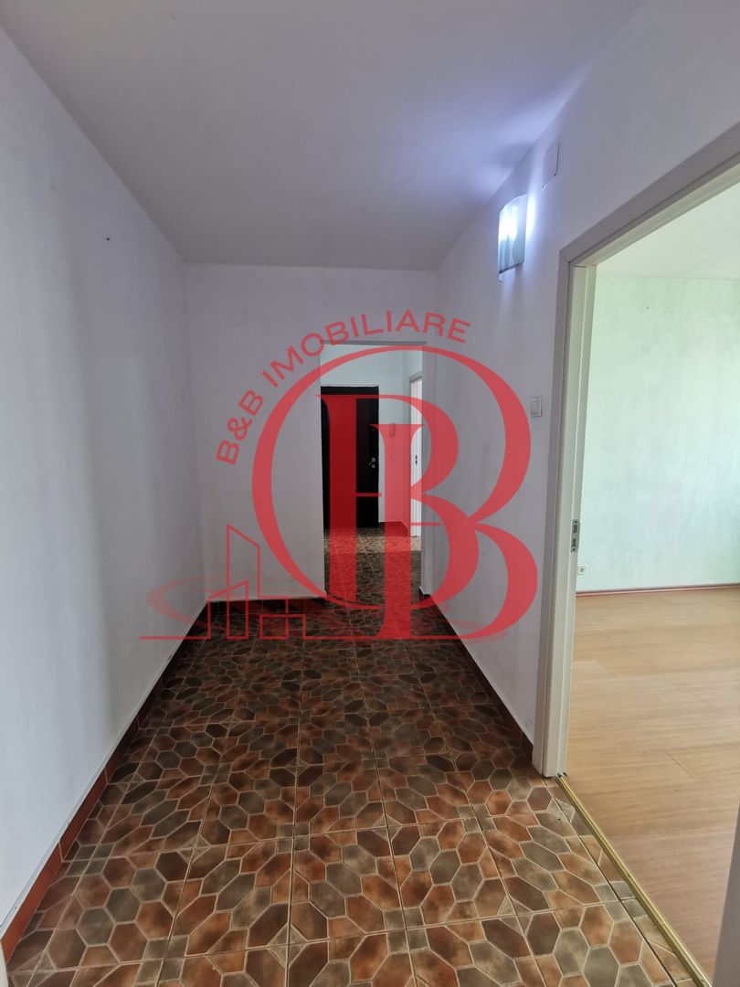 3 camere decomandat la 2 minute de metrou 1 Decembrie 1918 Ozana Titan - Poză 3