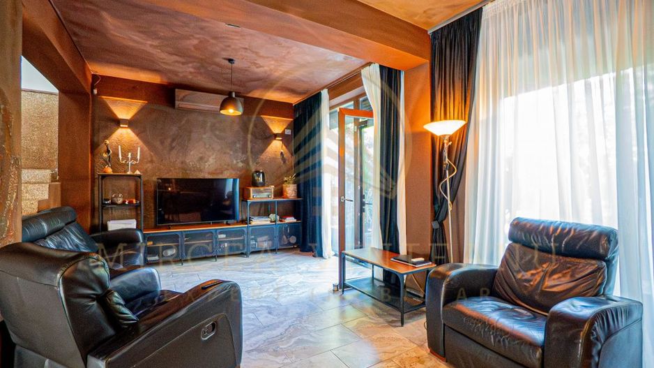 Casa P+1E de vanzare in Mamaia - Tabara Navodari - Poză 1