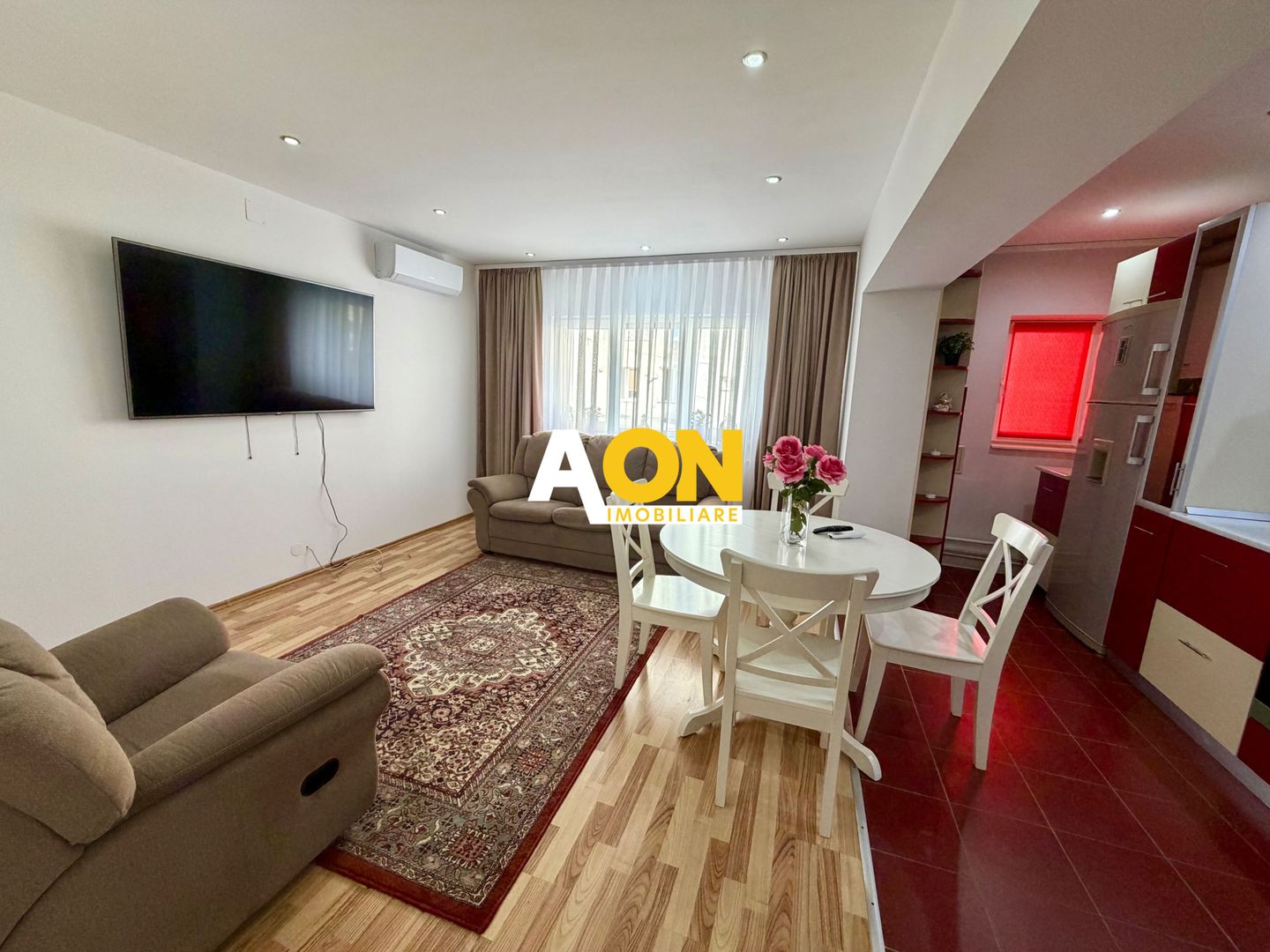 Apartament 3 Camere, Etaj 1, Zona Cetate - Poză 2