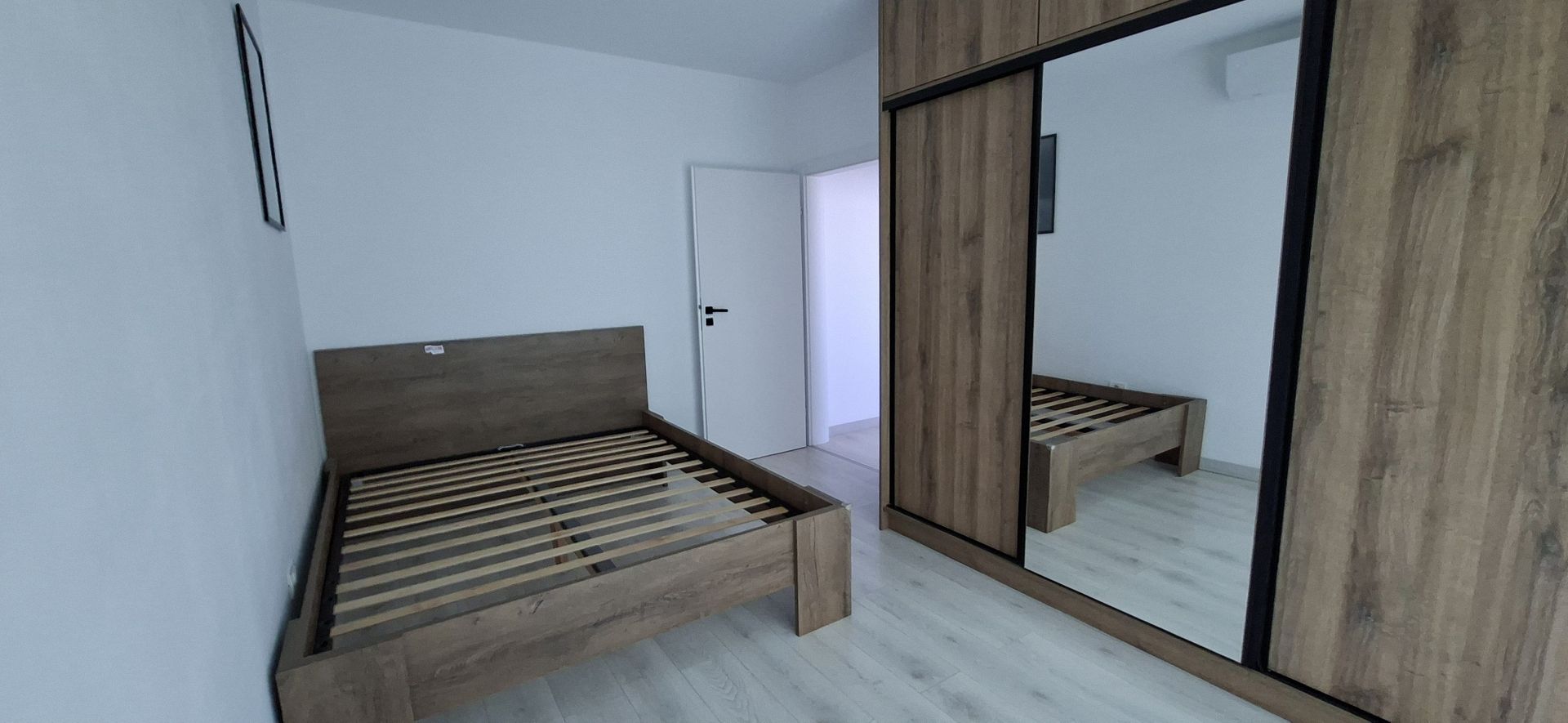 Apartament cu 3 camere, 2 bai si loc de parcare - Poză 33