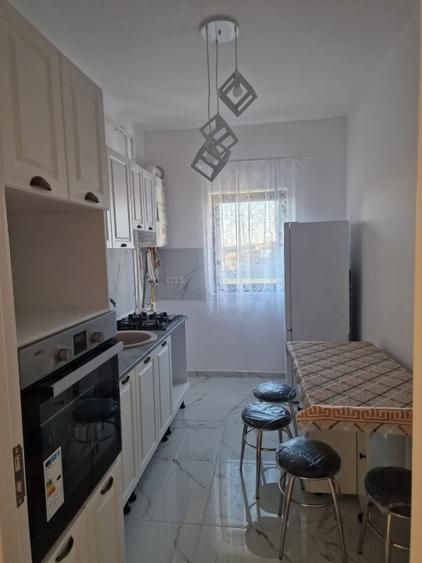 Propietar inchriez ap cu 2 camere mobilat utilat decomandat incalzire in pardose - Poză 4