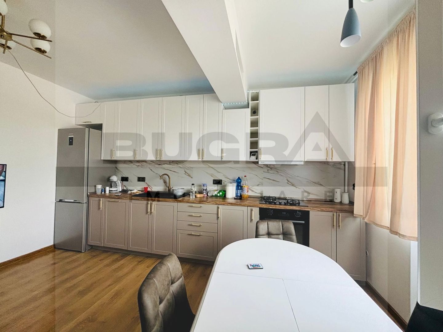 Apartament 3 camere, parcare, balcon, zona Oser - Poză 2