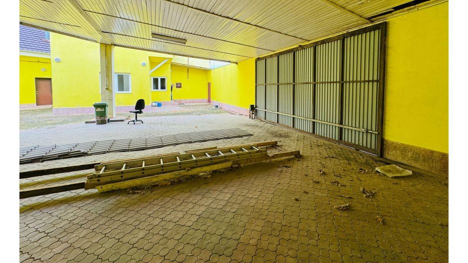 De inchiriat cladire comerciala potential P+M Gradiste Arad - Poză 35