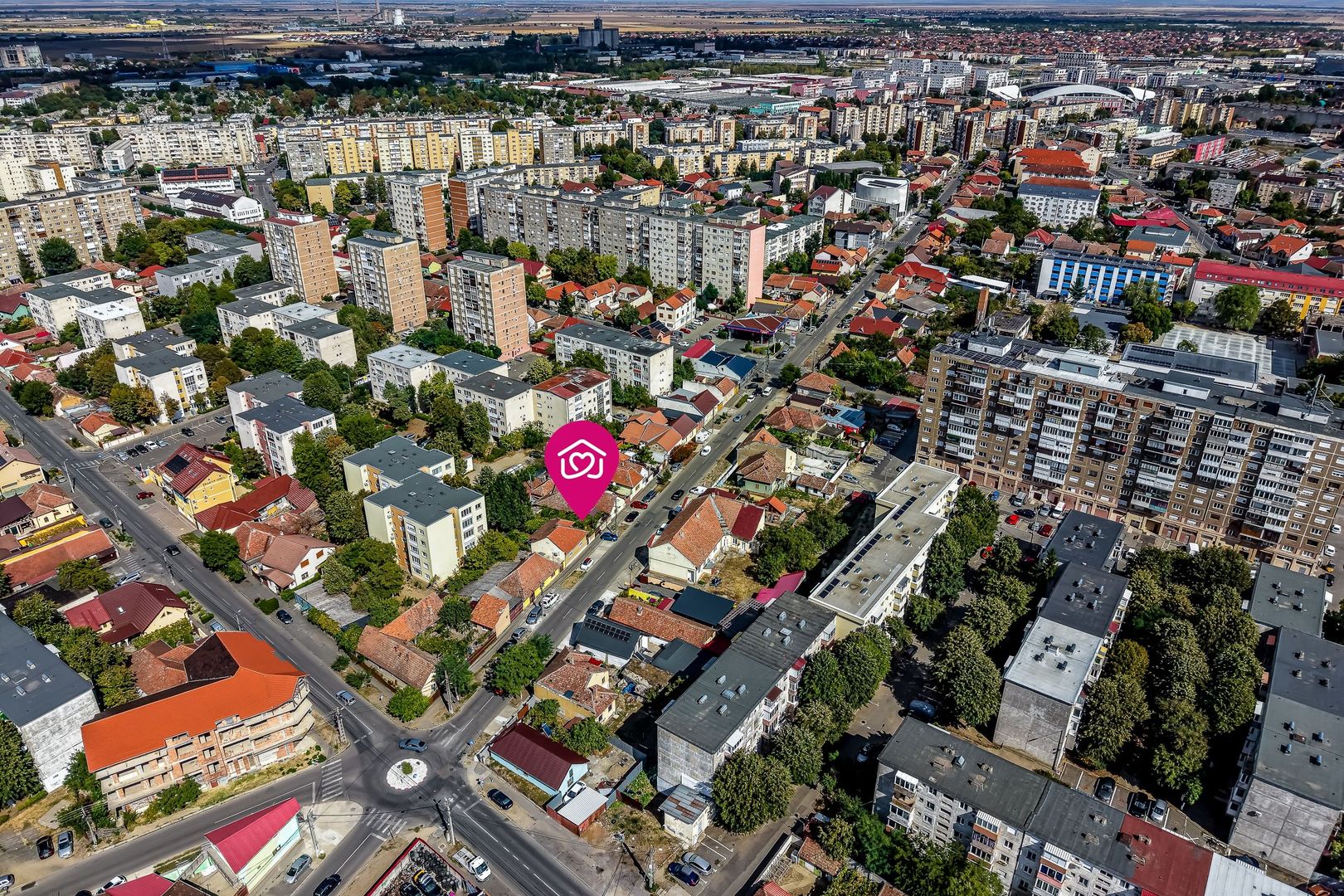 Casă în Vlaicu cu garaj și teren de 376 mp, Arad - Poză 1