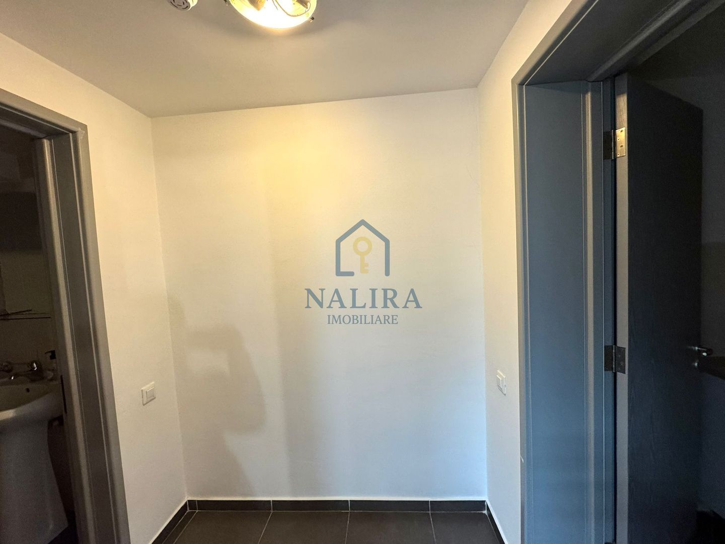 Spatiu comercial de inchiriat- parter - in cladire de birouri Olteniei - Poză 9