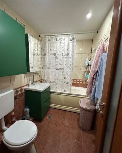 Apartament cu 3 camere, mobilat modern, 2 balcoane și parcare. - Poză 11