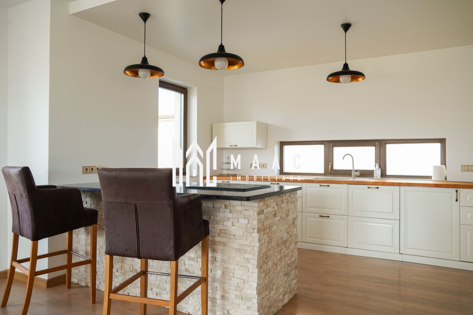 Casa Individuala de LUX | 7 camere | Selimbar - Poză 7