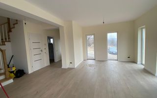 Casa individuala, LA CHEIE, zona buna, 5 min de Sibiu - Poză 5