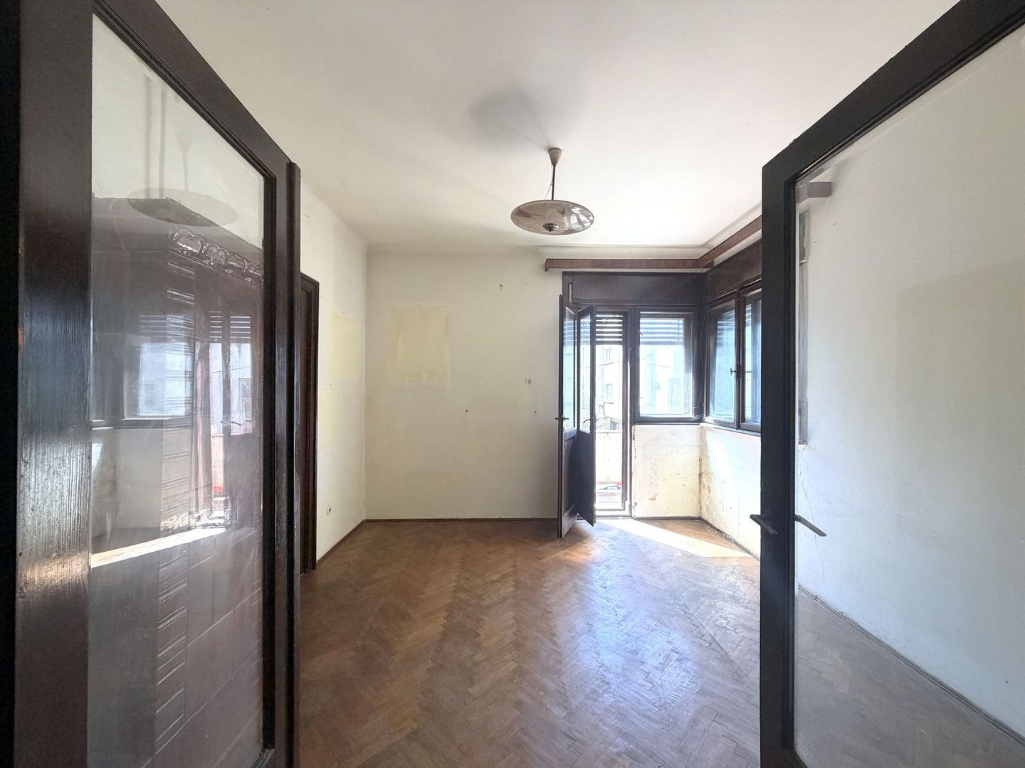 Apartament rar in vilă interbelică | pivniță și mansardă | acces separat - Poză 9