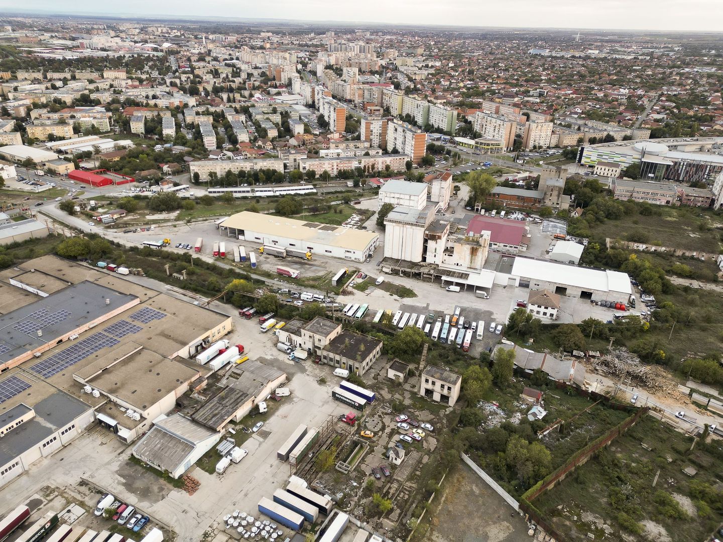 Teren industrial de 6,820mp Strada Poetului - Poză 4