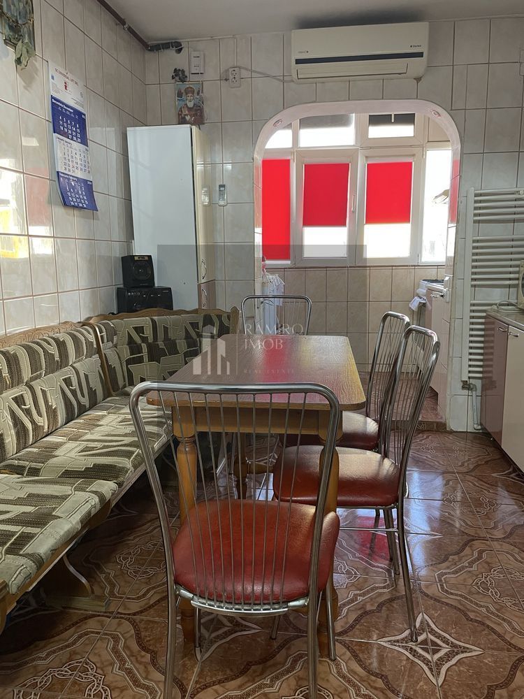 Apartament 3 camere, Zona Barca/Rahova, 2 bai, posibilitate centrala - Poză 1