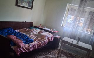 Casa de vânzare in Craciunel la strada principală - Poză 3