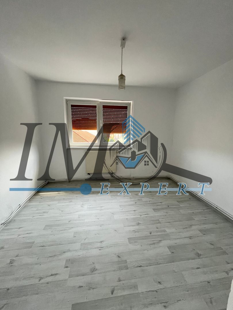 Apartament renovat de vânzare in Sebeș - Poză 1