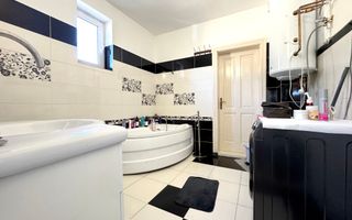 Casa pe 3 niveluri cu teren de 1900 mp in Com. Baisoara. - Poză 11