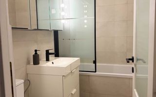 Apartament cu 3 camere, 56 mp, complet mobilat, zonă centrală. - Poză 5