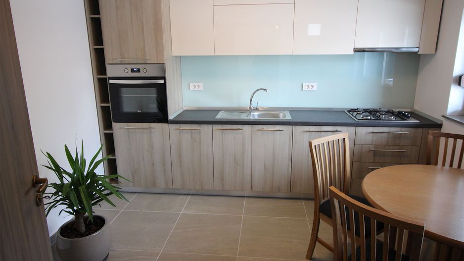 Apartament cu 3 camere de închiriat în zona Nord - Poză 7