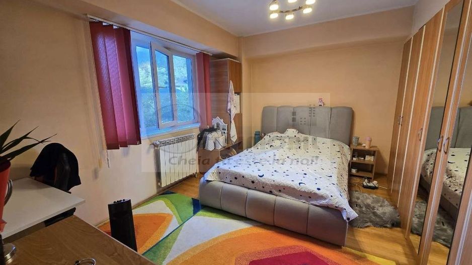 Apartament decomandat, 2 camere, etaj 2/10 - Frumoasa ! - Poză 2
