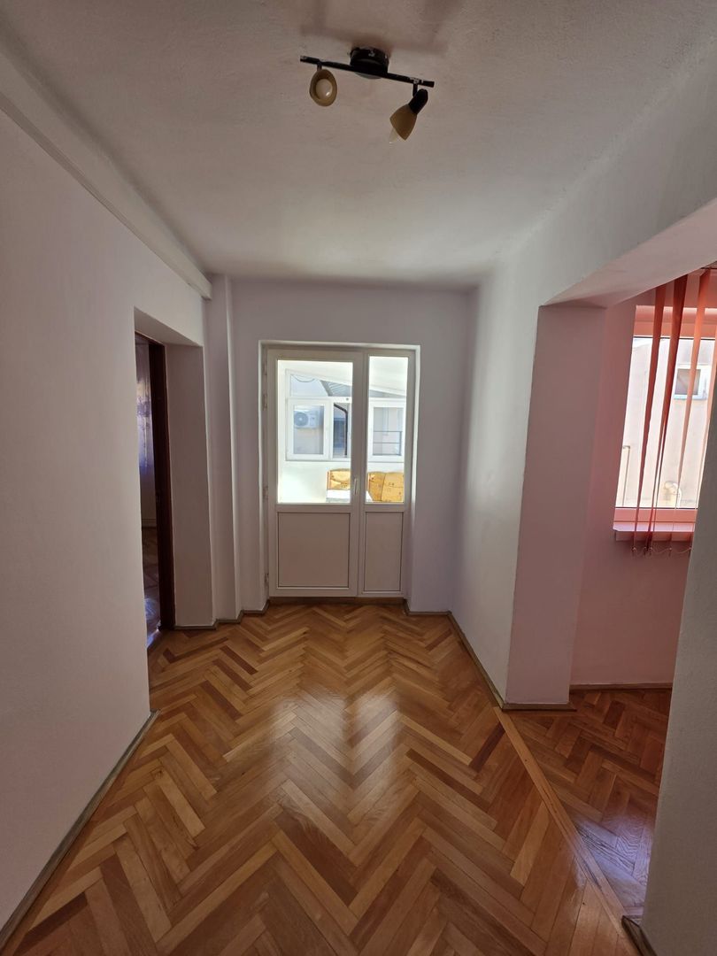 CASA  DE ÎNCHIRIAT 3 CAMERE IDEALA PENTRU SEDIU FIRMA SAU LOCUINTA - Poză 16