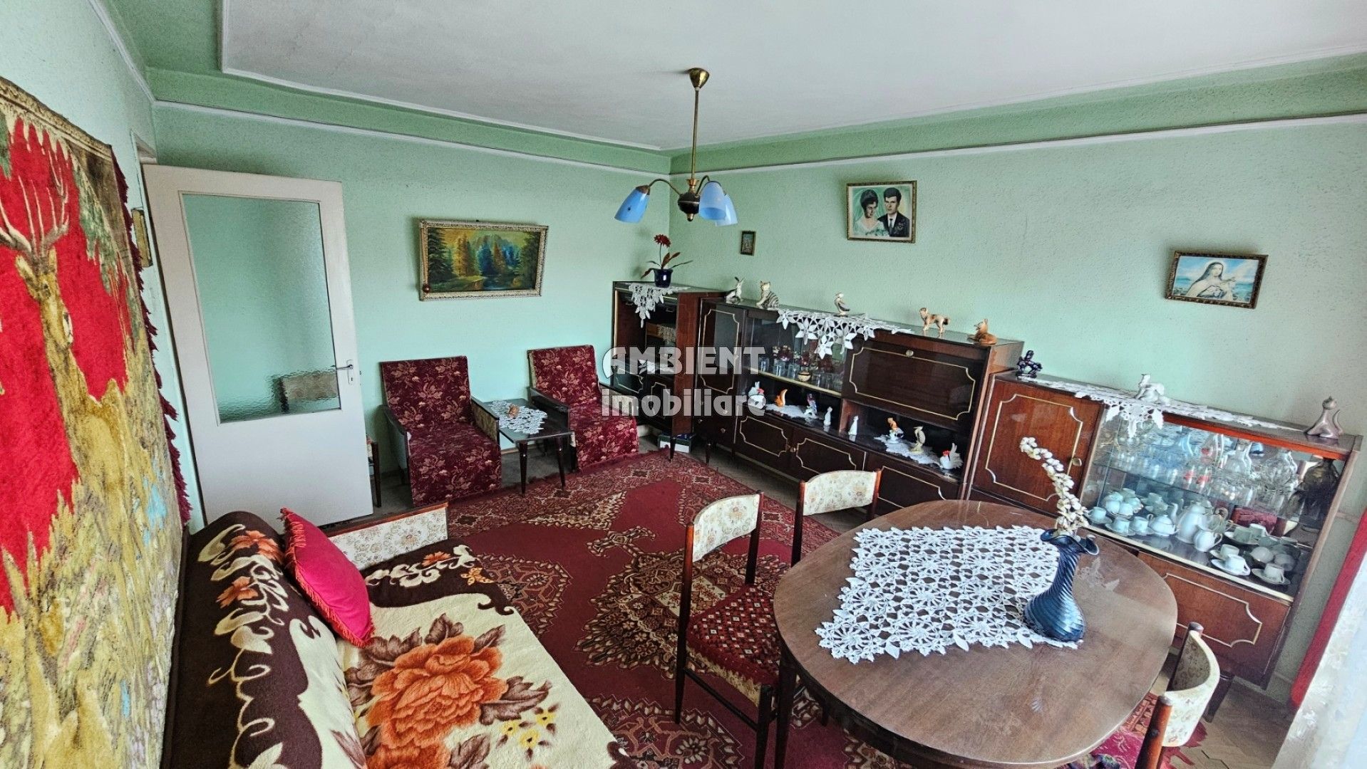 Apartament cu 4 camere, etaj 3, nerenovat, zona ULTRACENTRALA; - Poză 1