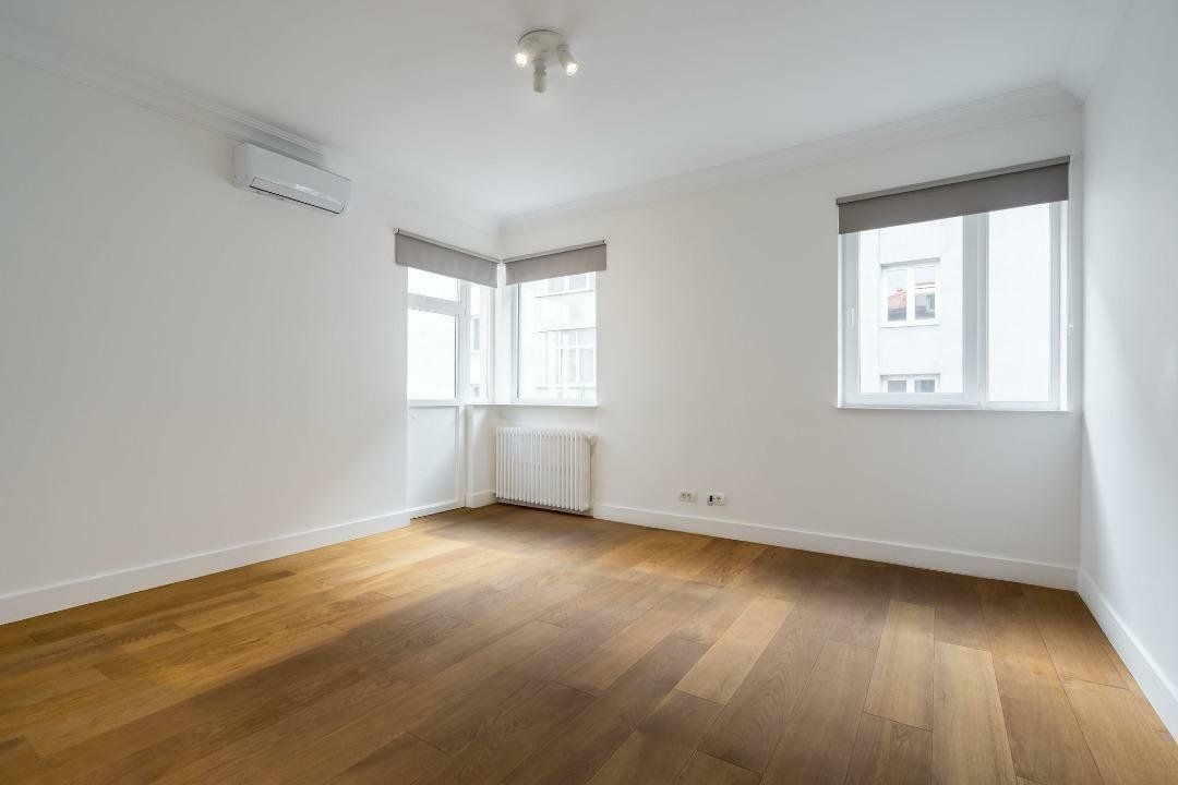 Apartament 5 Camera cu intrare proprie și curte, ideal pentru birou - Poză 6