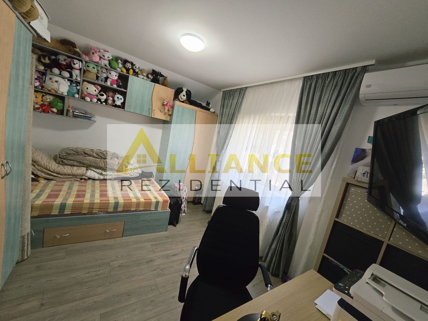 CASĂ INDIVIDUALĂ MOBILATĂ ȘI UTILATĂ / 4 CAMERE ȘI 2 BAI - Poză 15