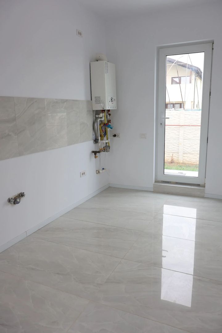 Casă / Vilă cu 4 camere de vânzare în Berceni - Poză 11