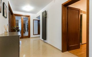 Ap spatios 4 camere, garaj, Andrei Muresanu, zona strazii Trifoiului - Poză 18